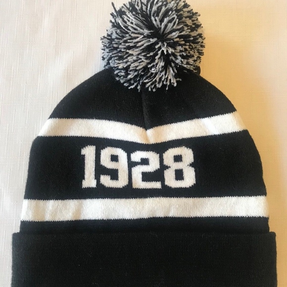 Mickey Mouse 1928 Beanie Hats NEW With Tag - Picture 2 of 4